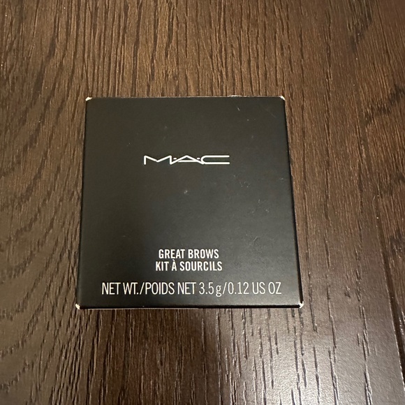 MAC Great Brows All in one Brow Kit - new in box - Picture 2 of 9
